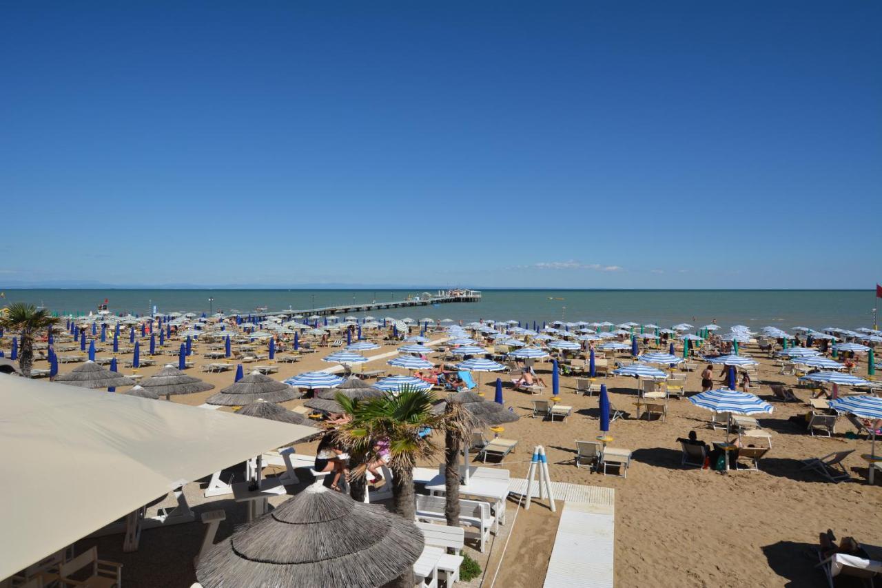 Lignano Pineta With Sea View Διαμέρισμα Λινιάνο Σαμπιαντόρο Εξωτερικό φωτογραφία
